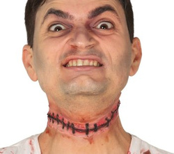 Rana podcięte gardło ze szwami