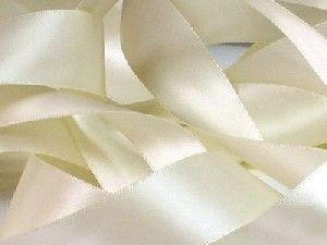 Tasiemka satynowa 3,8cm 25m kremowa