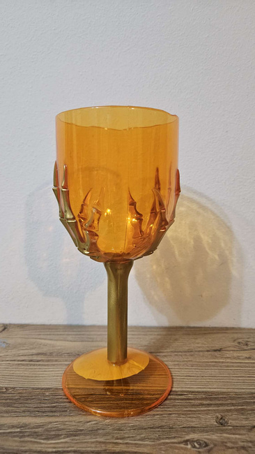 Kieliszek do wina "Dłoń szkieletu" 18cm