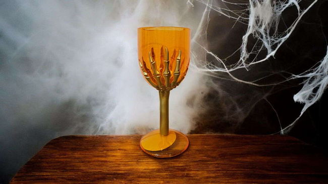 Kieliszek do wina "Dłoń szkieletu" 18cm